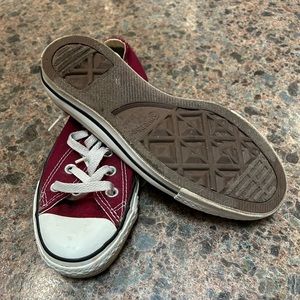 Converse red size 6